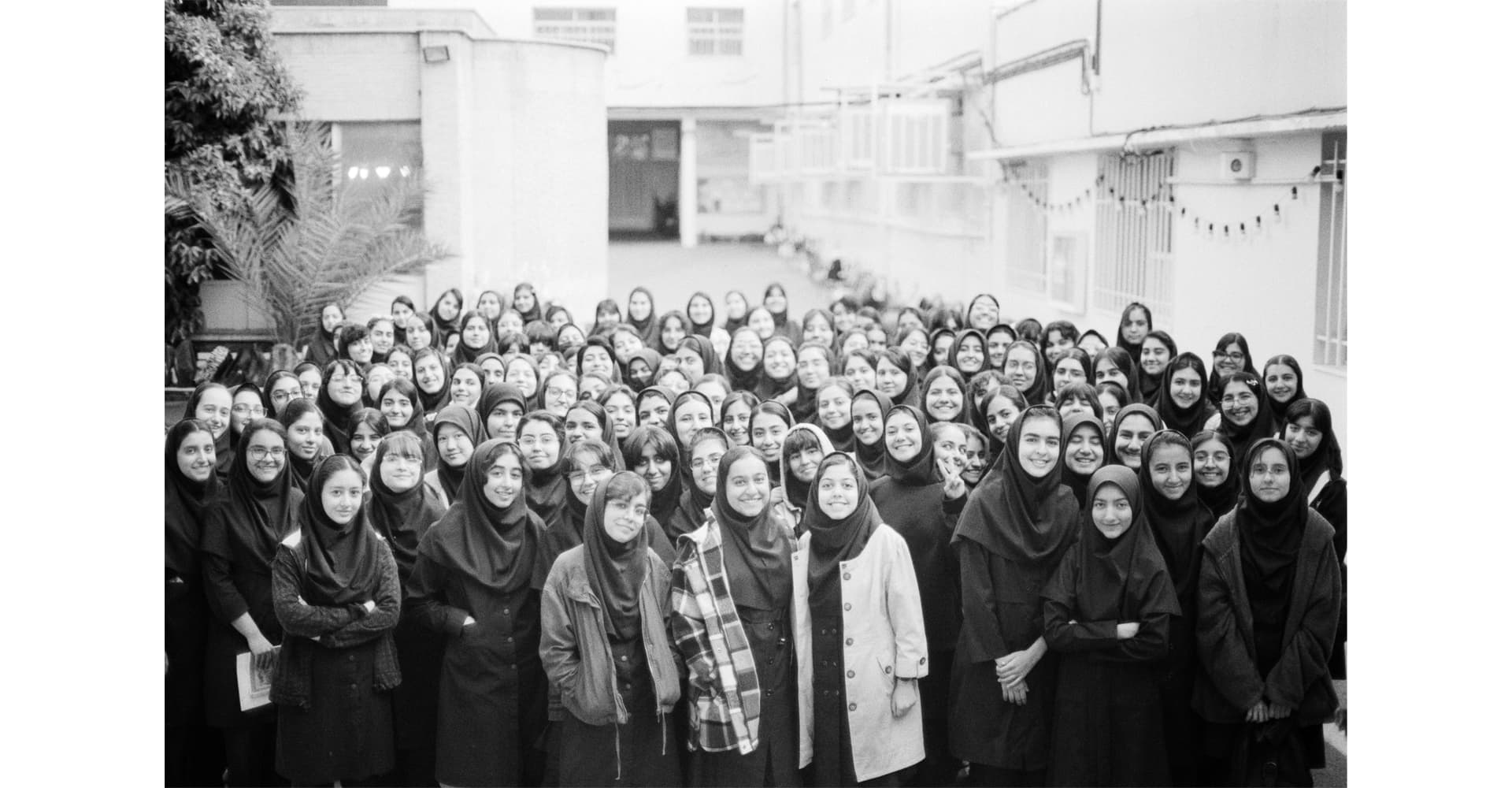 در میانه‌ی سکوت