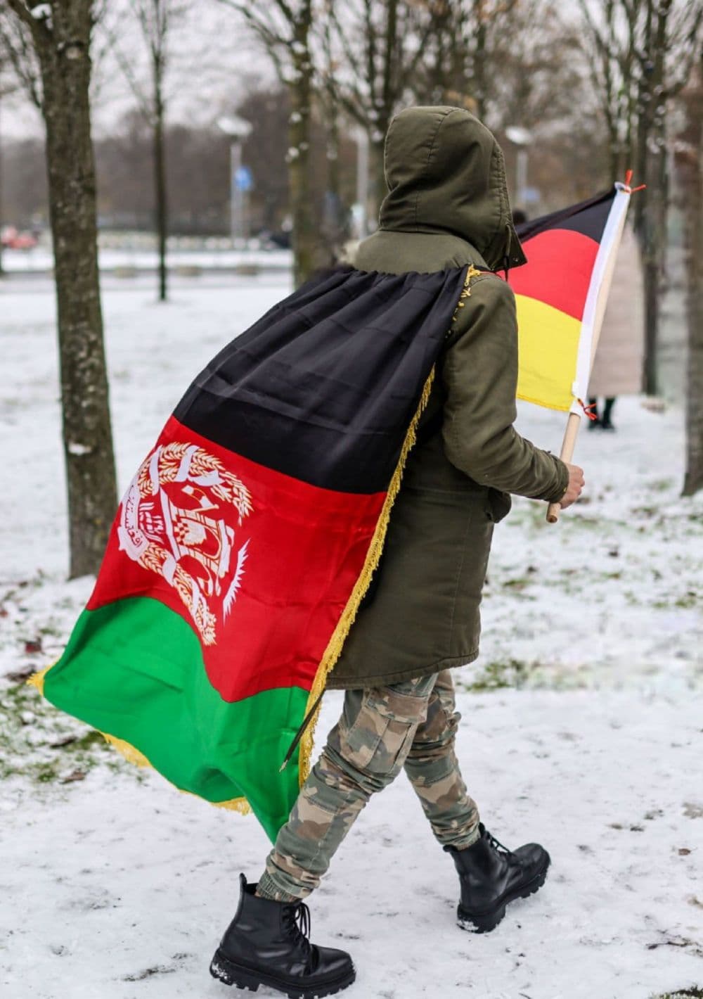 بیگانه