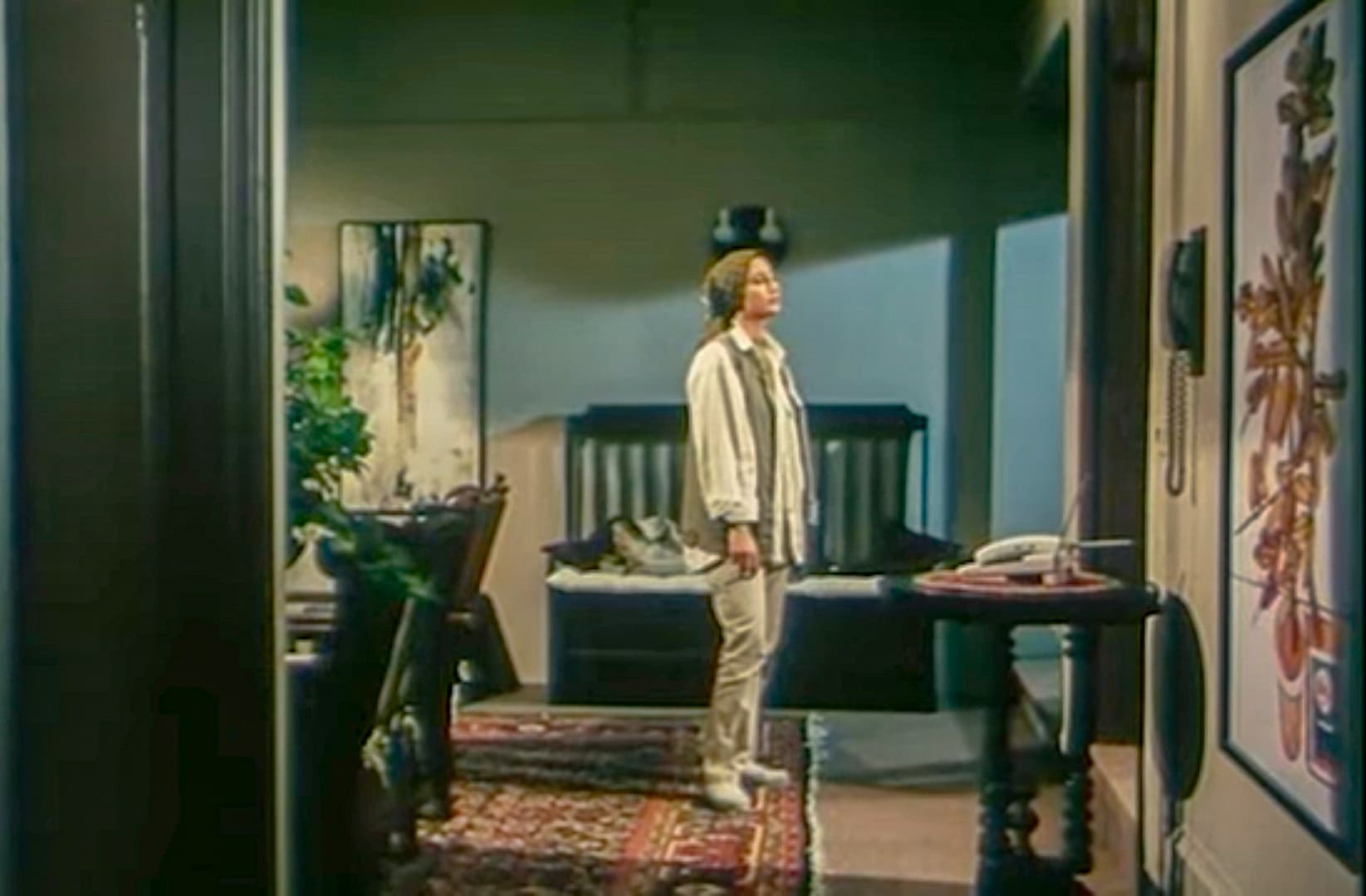 اثری از پروانه اعتمادی